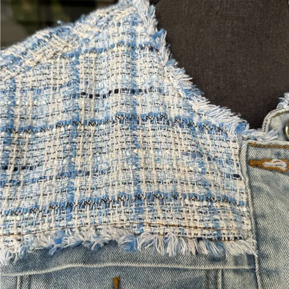 Venus Blue Jean Jacket with Vintage-Inspired Design - Picture 9 of 15